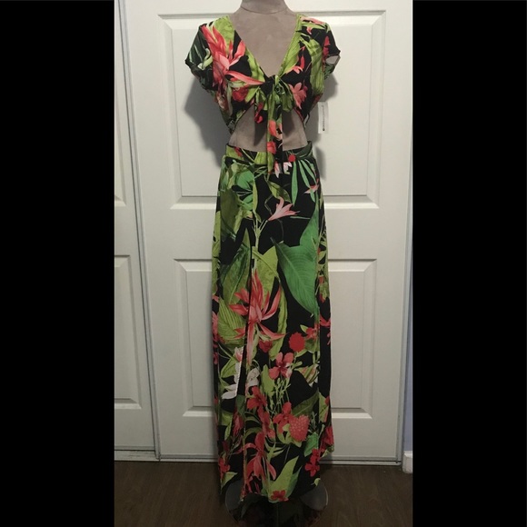 The Sang Dresses & Skirts - The Sang, 2 Pc set, Maxi Skirt and Crop Top